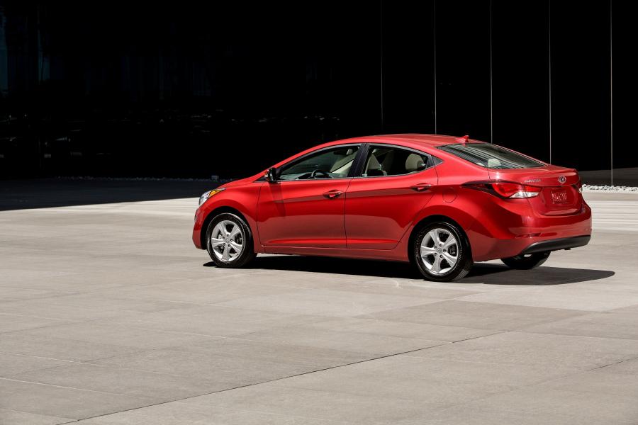  Hyundai Elantra Value Edition 2015 года  (фото 5 из 27)